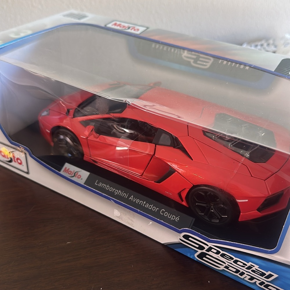 Maisto Special Edition Red Toy Car